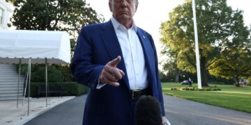 Ο Τραμπ λέει ότι το Ισραήλ και το Ιράν ήθελαν «εξίσου» να τερματίσουν τον πόλεμο