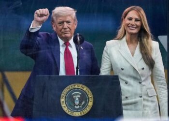 Διχασμένες οι ΗΠΑ: Ευτυχισμένος ο πρόεδρος Τραμπ στη στρατιωτική παρέλαση