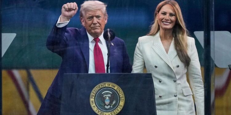 Διχασμένες οι ΗΠΑ: Ευτυχισμένος ο πρόεδρος Τραμπ στη στρατιωτική παρέλαση