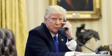 Τραμπ: «Ας μιλήσουμε με τους Ιρανούς – Καλέστε τον Νετανιάχου, θα κάνουμε ειρήνη»