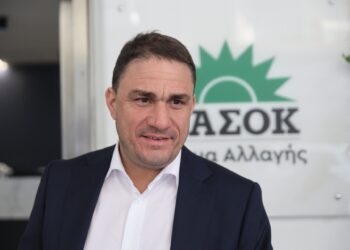 Ο πρωθυπουργός στην πραγματικότητα πανηγυρίζει για τη φορολογική αφαίμαξη της μεσαίας τάξης