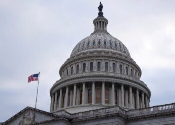 «Μάχη» για να περάσει το φορολογικό νομοσχέδιο από τη Γερουσία – Αντιπαράθεση για το έλλειμμα και το χρέος