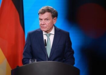 Το Ιράν να αποκηρύξει τα πυρηνικά όπλα και να πάμε σε διαπραγματεύσεις