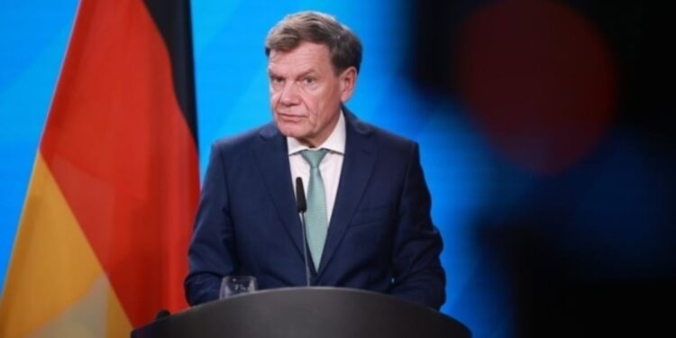 Το Ιράν να αποκηρύξει τα πυρηνικά όπλα και να πάμε σε διαπραγματεύσεις