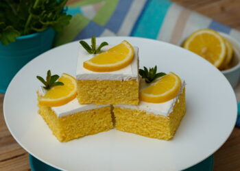 Συνταγή για απολαυστικό κέικ λεμονιού με κρέμα