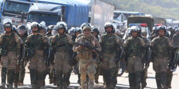 Νεκρός αστυνομικός σε επεισόδια μεταξύ των δυνάμεων επιβολής της τάξης και υποστηρικτών του Έβο Μοράλες