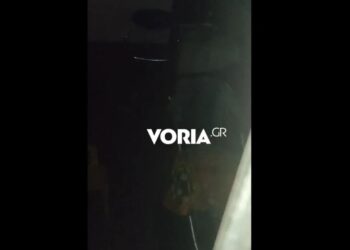 Σπαρακτικό βίντεο με το βρέφος να κλαίει μόνο του στο μπαλκόνι ενώ οι γονείς του κοιμούνται