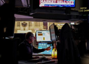 Ήπιες μεταβολές με φόντο τις εμπορικές συνομιλίες ΗΠΑ-Κίνας στο Λονδίνο