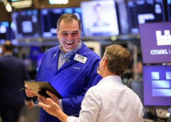 Ισχυρή ανάκαμψη παρά τη σύγκρουση στη Μέση Ανατολή