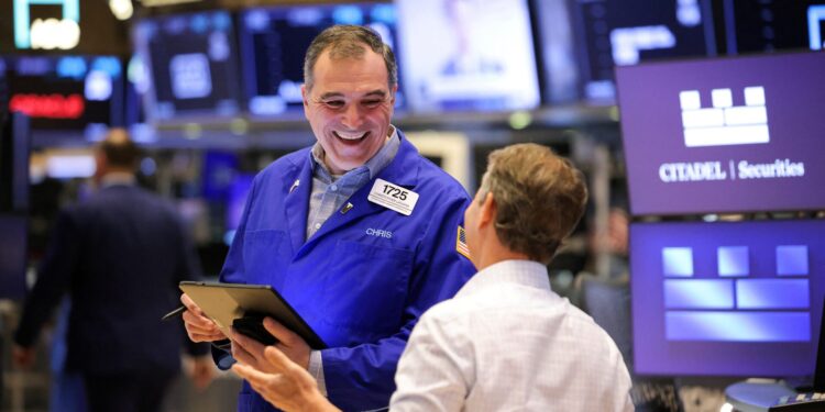 Ισχυρή ανάκαμψη παρά τη σύγκρουση στη Μέση Ανατολή