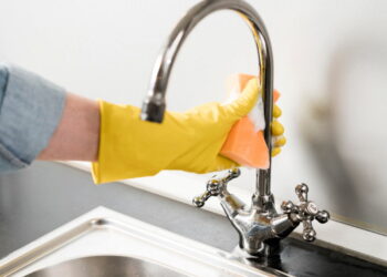 Το έξυπνο κόλπο από ειδικό για να λάμψουν με 1 φυσικό υλικό