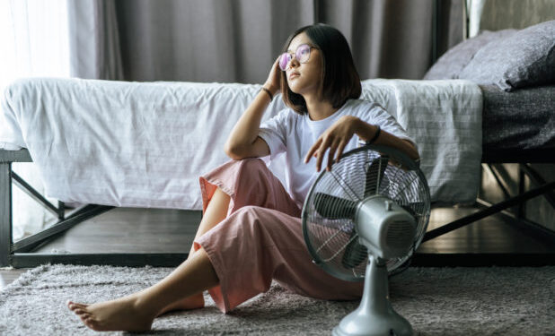 Ειδικός προειδοποιεί για το Νο1 λάθος με τις πιτζάμες που σας εμποδίζει να κοιμηθείτε όταν κάνει ζέστη