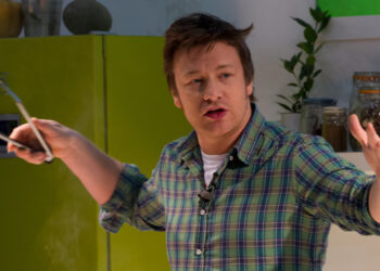 Jamie Oliver opens a restaurant in Athens
