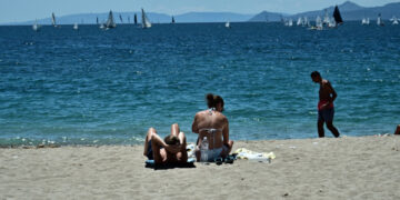 Ideal weather for swimming, warm seas – For the first time in 2025 the mercury exceeded 36 degrees