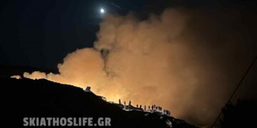 Σκιάθος: Έσβησε η πυρκαγιά στον ΧΥΤΑ