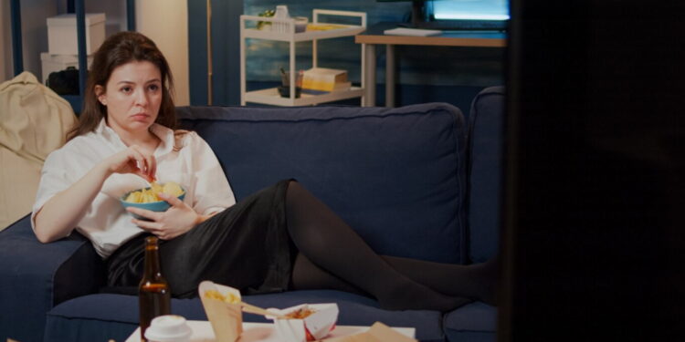 Ύπνος: Οι 4 τροφές που πρέπει να τρώτε εάν πεινάτε το βράδυ, σύμφωνα με ειδικό