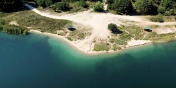 Ζαραβίνα: Γνωρίστε την πιο ορεινή παραλία της Ελλάδας