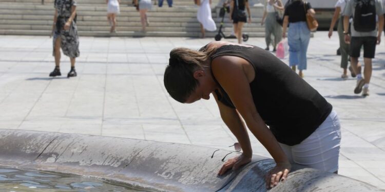 Καιρός: Σκαρφαλώνει στους 36 βαθμούς η θερμοκρασία σήμερα – Έρχεται καύσωνας το τριήμερο του Αγίου Πνεύματος