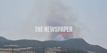 Μεγάλη φωτιά στον οικισμό Κοκκίνα στα όρια Μαγνησίας-Λάρισας