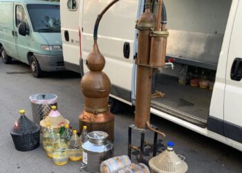 Κρήτη: Εντοπίστηκε παράνομο αποστακτήριο – Κατασχέθηκαν πάνω από τέσσερις τόνοι αλκοολούχου ποτού